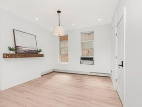 507 Weiher Ct in Bronx, NY - Building Photo - Building Photo