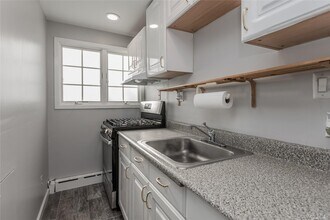 36 Vine Ln in East Northport, NY - Building Photo - Building Photo