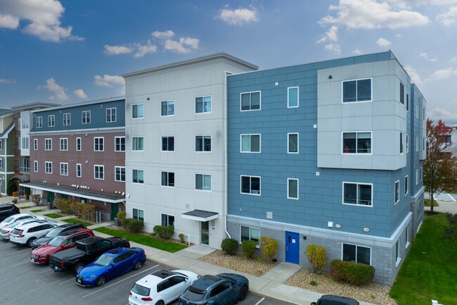 Pointe Place Development in Dover, NH - Foto de edificio - Building Photo
