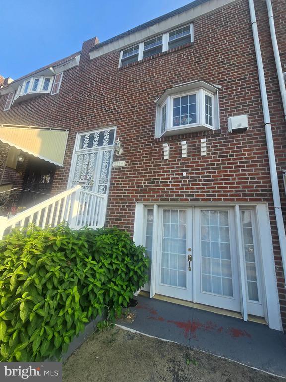 1116 W Oxford St in Philadelphia, PA - Foto de edificio - Building Photo