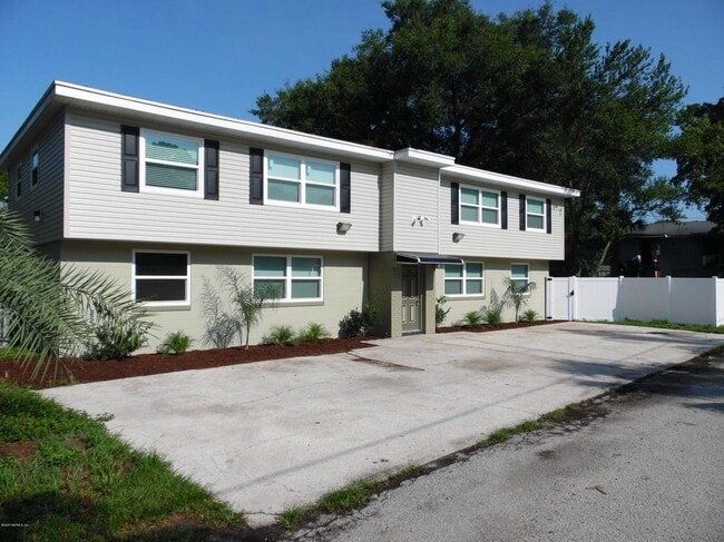 5830 Yellow Pine Ct, Unit 2