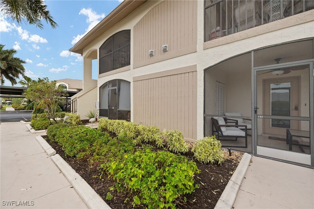 13268 Whitehaven Ln in Ft. Myers, FL - Building Photo