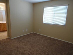 4750 Chino Peak Ct in Las Vegas, NV - Building Photo - Building Photo
