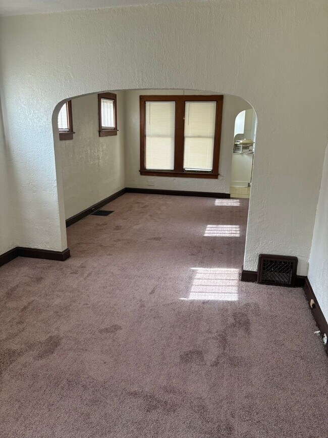 2034 Lawn Ave in Kansas City, MO - Building Photo - Building Photo