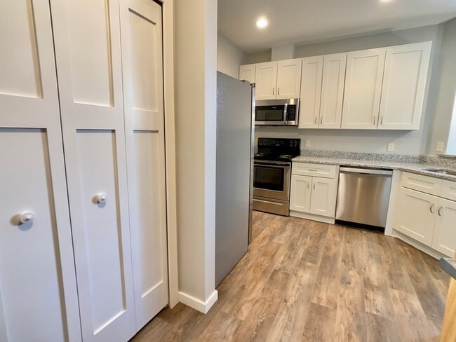 property at 207 E 4th St