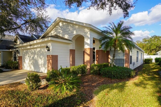 5136 Sterling Manor Dr in Tampa, FL - Building Photo - Building Photo