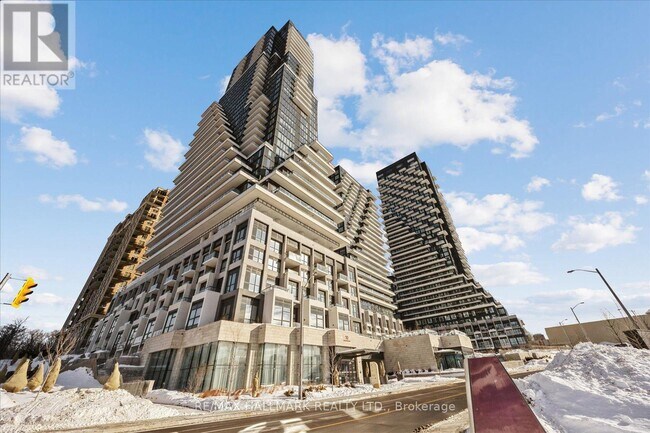 property at 10 Inn On The Pk Dr