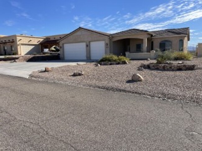 2130 Runabout Dr in Lake Havasu City, AZ - Building Photo - Building Photo