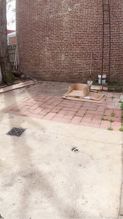 22-06 128th St-Unit -2 in Queens, NY - Building Photo