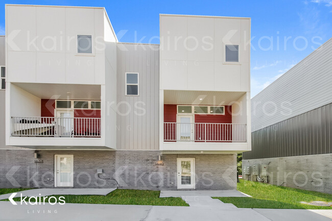 property at 1640 S Razorback Rd