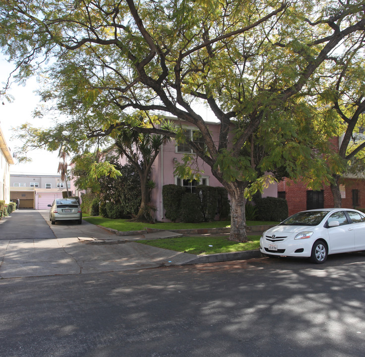 1652 Rodney Dr in Los Angeles, CA - Foto de edificio