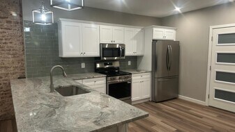 400-404 Mill St in Bristol, PA - Building Photo