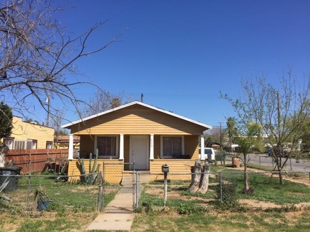 1730 Oregon St in Bakersfield, CA - Foto de edificio