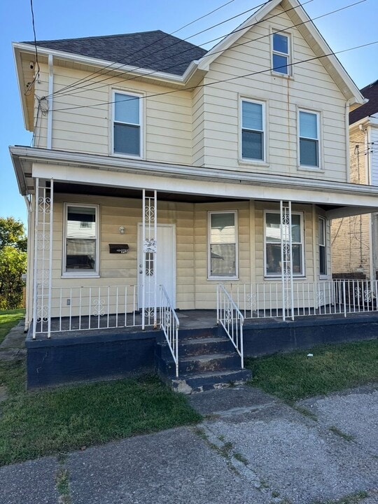 913 Union Ave in McKeesport, PA - Building Photo