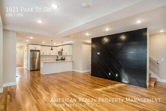 1021 Park St SW in Grand Rapids, MI - Building Photo - Building Photo