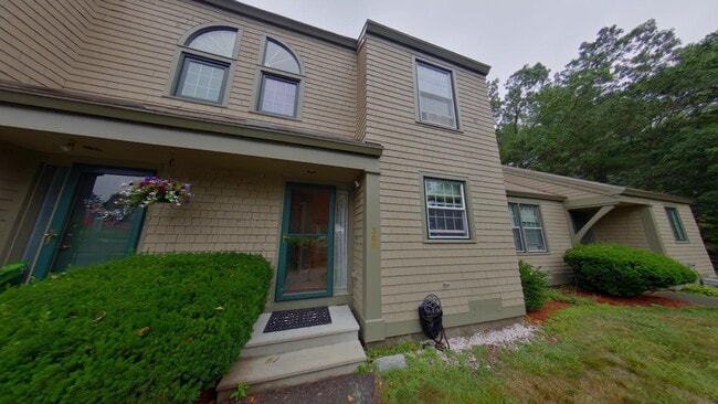 property at 1465 Hooksett Rd