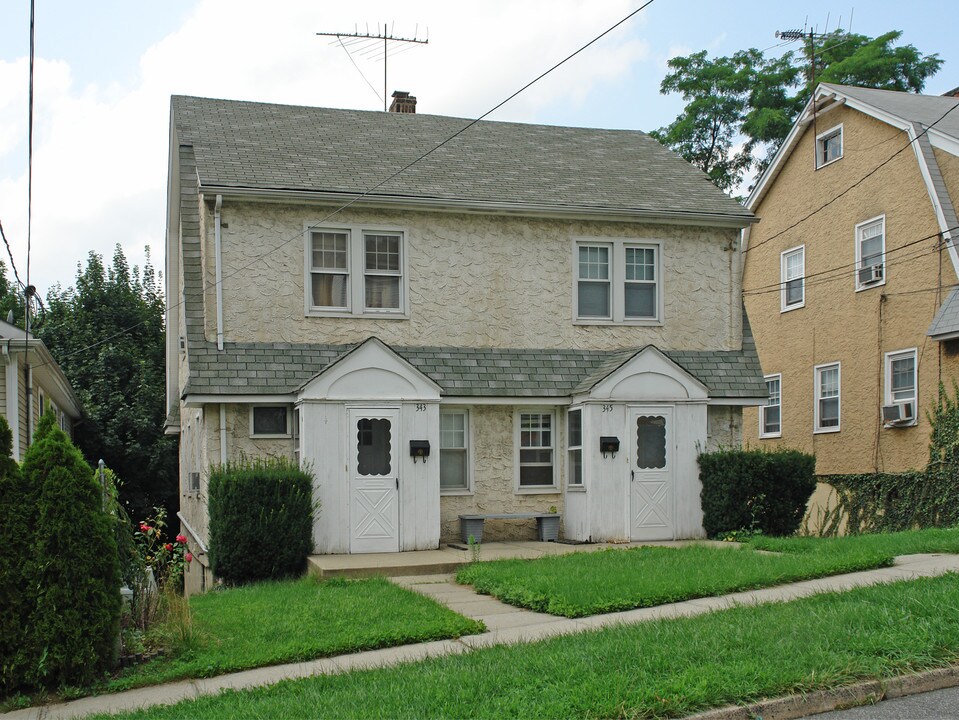 343 Columbus Ave in West Harrison, NY - Building Photo