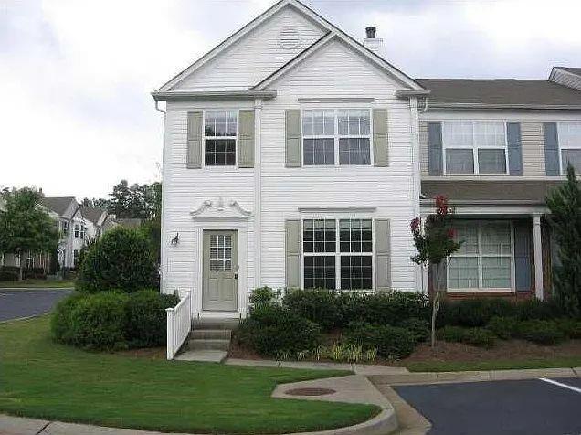 property at 1035 Prestwyck Ct