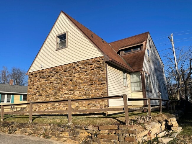 property at 127 S Clark St