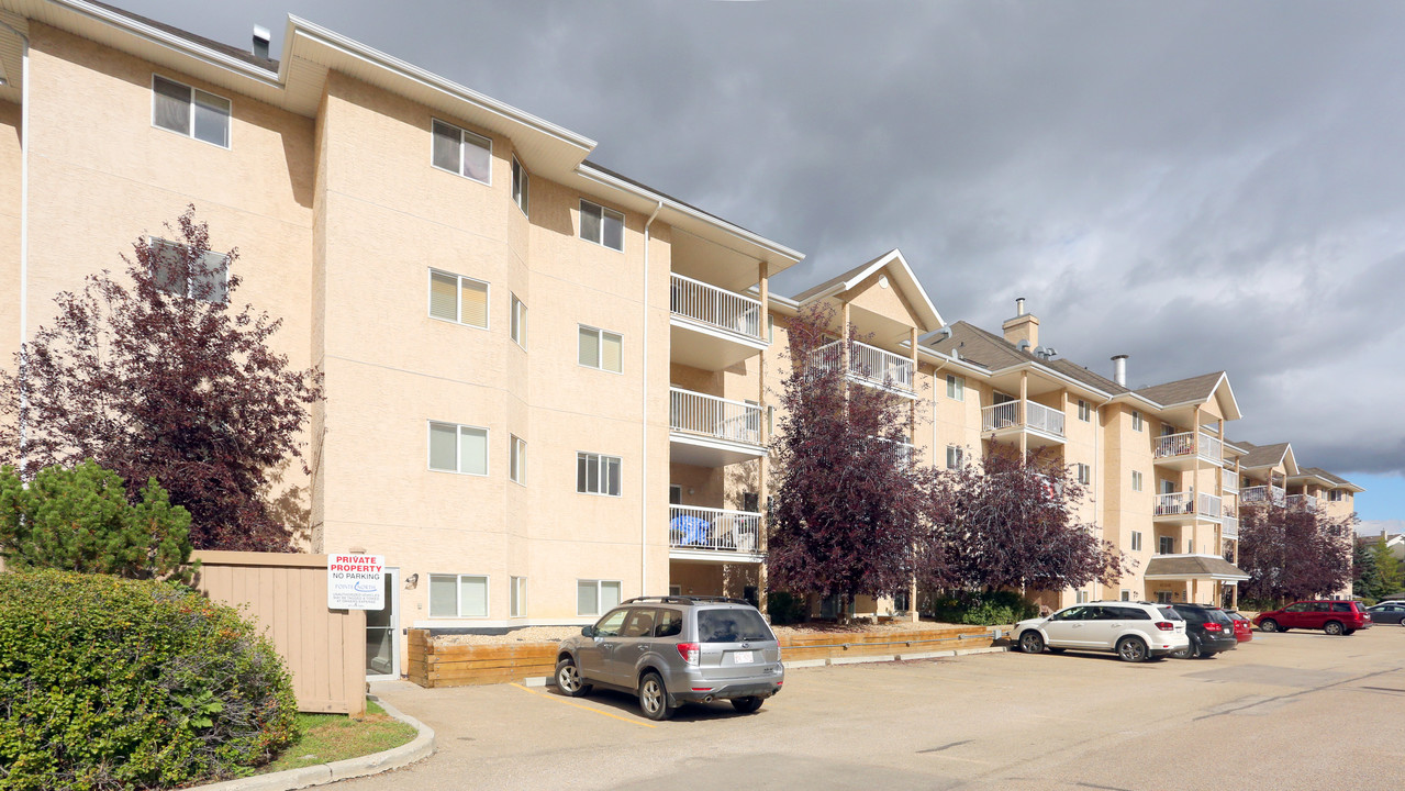 4210 139th Ave NW in Edmonton, AB - Building Photo