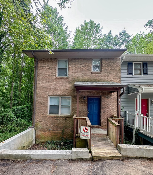property at 918 Georgetown Rd