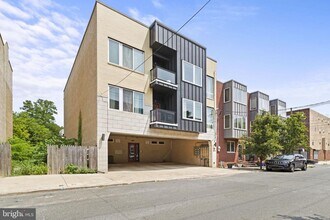 1205 Mt Vernon St in Philadelphia, PA - Building Photo - Building Photo