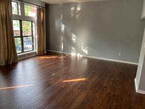2125 Southend Dr in Charlotte, NC - Foto de edificio - Building Photo