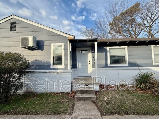 property at 2915 E Easton St