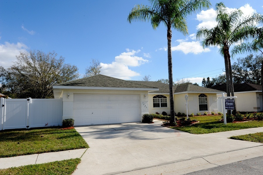 7681 39th St Cir E in Sarasota, FL - Building Photo