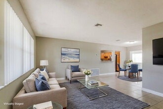 141 NW 76th Terrace in Pembroke Pines, FL - Building Photo - Building Photo