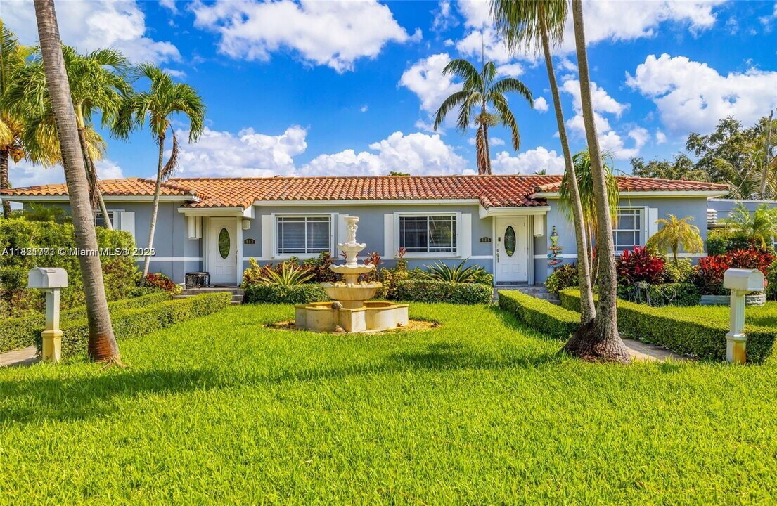 905 NE 111th St in Miami, FL - Building Photo