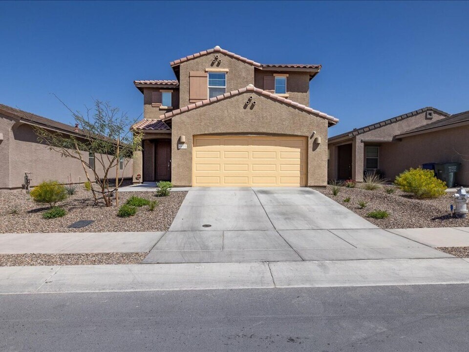 6835 E Paseo De Villalobos in Tucson, AZ - Building Photo