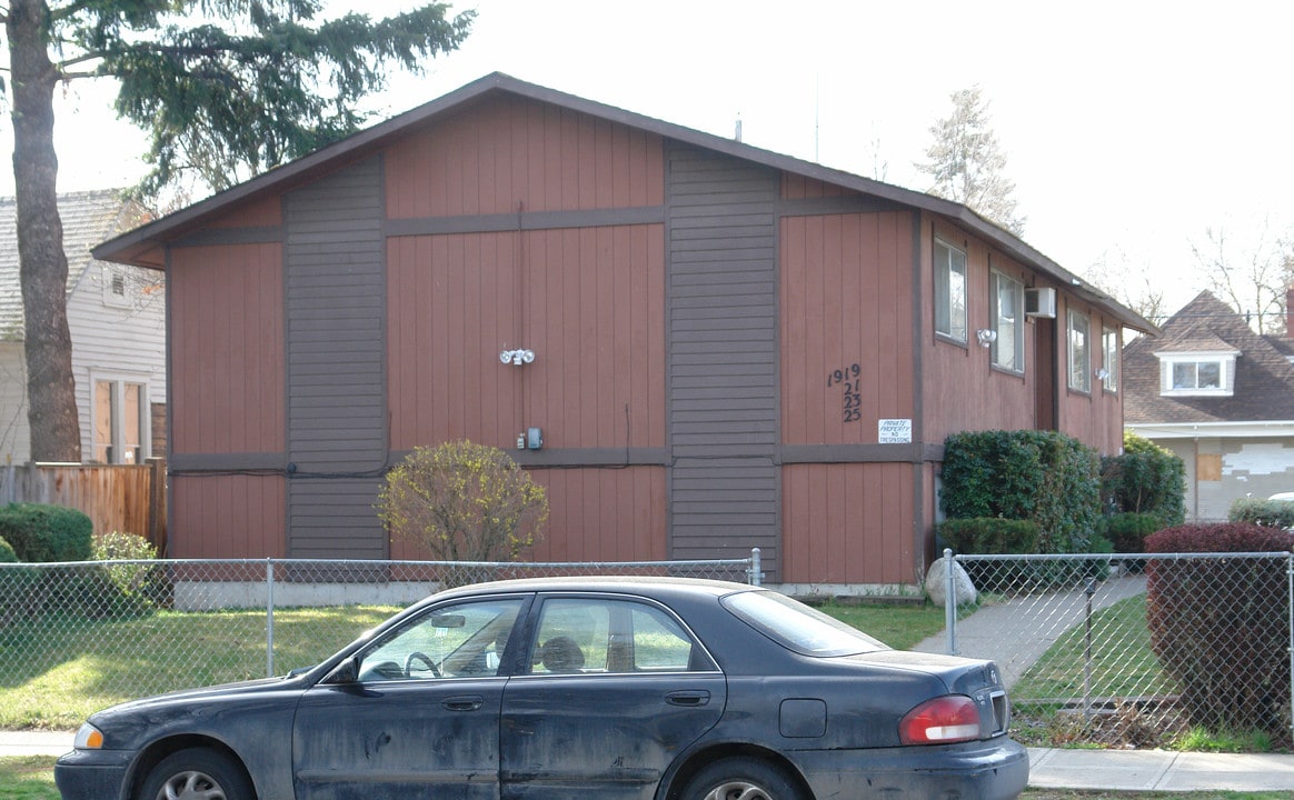 1919-1925 W Dean Ave in Spokane, WA - Building Photo