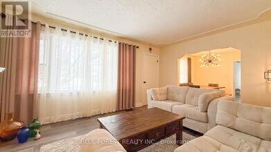35 Tweedsmuir Ave in London, ON - Building Photo - Building Photo