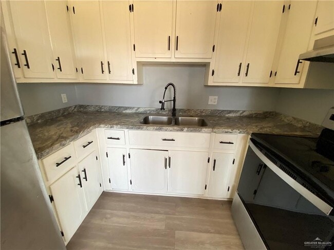 13 Audrey Dr in Weslaco, TX - Building Photo - Building Photo