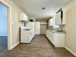 5743 Beldart St in Houston, TX - Building Photo - Building Photo