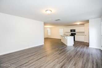 2925 Ember Brooke Ct in Castle Hayne, NC - Building Photo - Building Photo