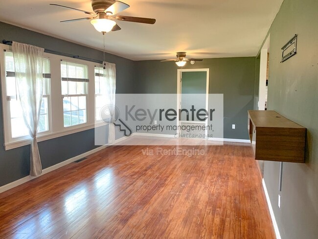 827 Woodmore Ln in Chattanooga, TN - Building Photo - Building Photo