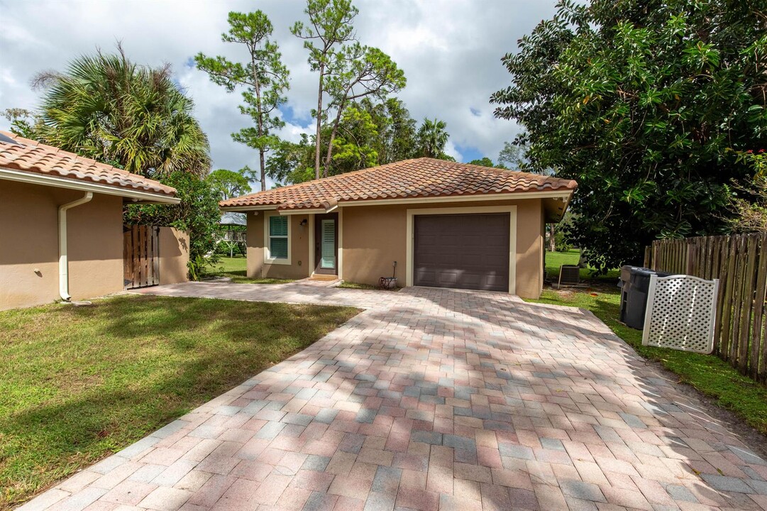 352 Window Rock Dr in Wellington, FL - Building Photo