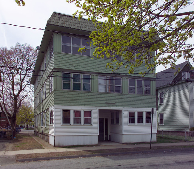 17 Adams St in Chicopee, MA - Building Photo - Building Photo