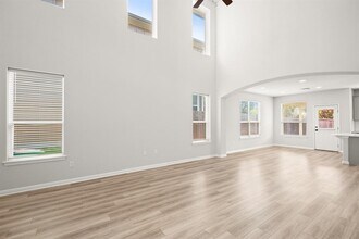 11107 Sentinel Dr in Austin, TX - Building Photo - Building Photo