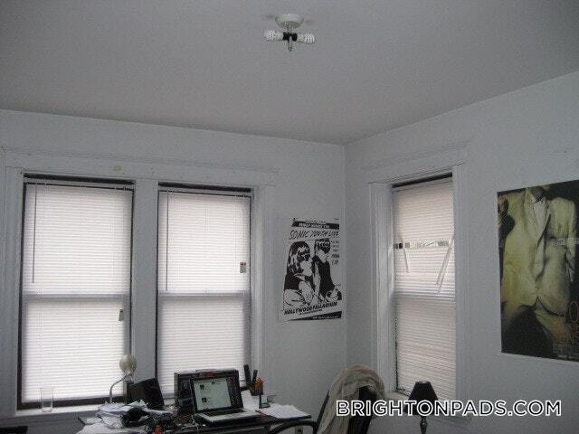 33 Egremont Rd, Unit 2 in Boston, MA - Building Photo - Building Photo