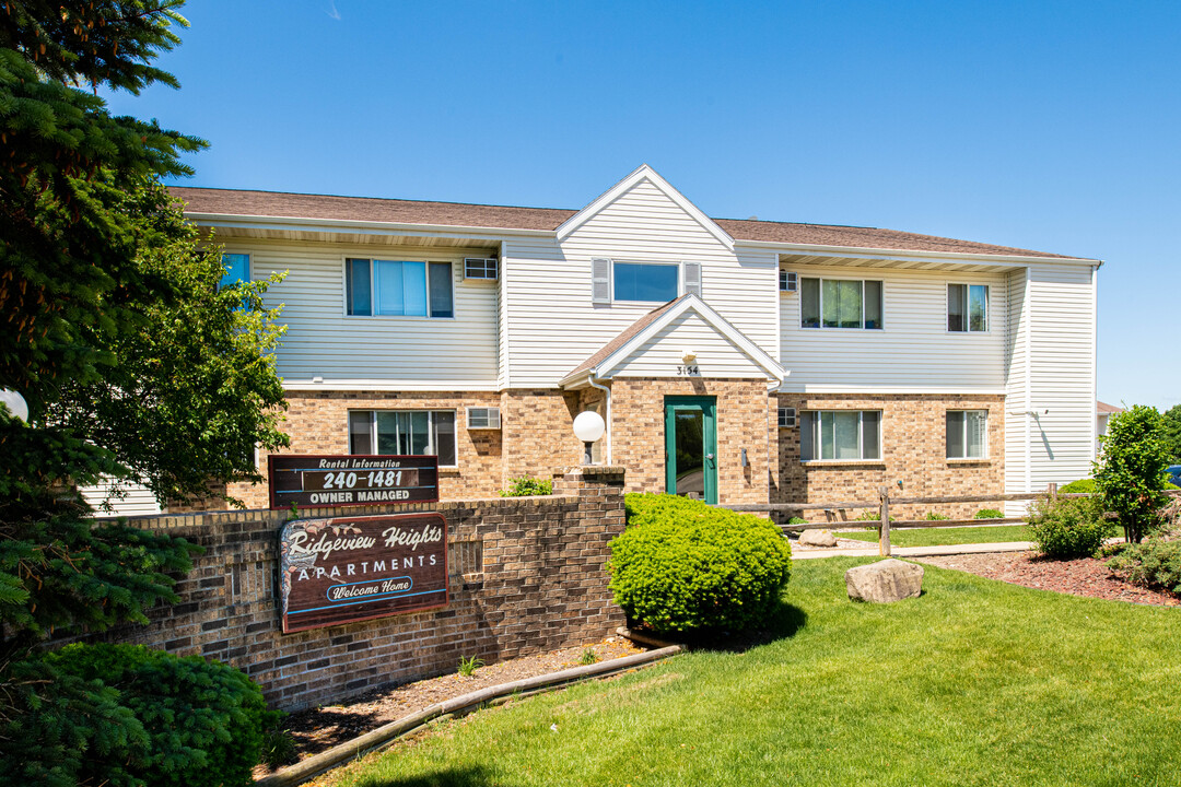 Ridgeview Heights Apartments in Madison, WI - Foto de edificio