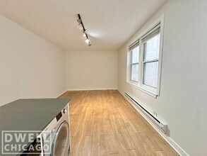 541 W Belmont Ave, Unit 1 in Chicago, IL - Building Photo - Building Photo