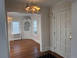 71 Hillcrest Ave in Manhasset, NY - Building Photo - Building Photo