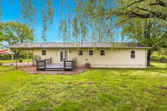 3110 W Old Farmington Rd in Fayetteville, AR - Building Photo - Building Photo