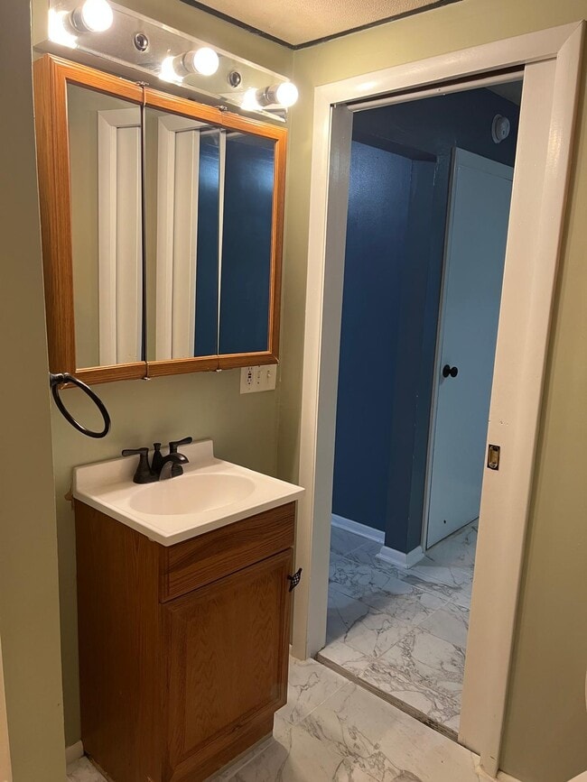 2 Tracy St, Unit 2 Bedroom in Binghamton, NY - Foto de edificio - Building Photo