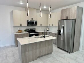 8218 Casa Verde Rd in Laredo, TX - Building Photo - Building Photo