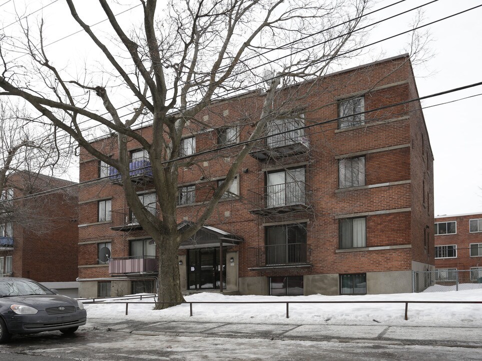 3325 Goyer in Montréal, QC - Building Photo