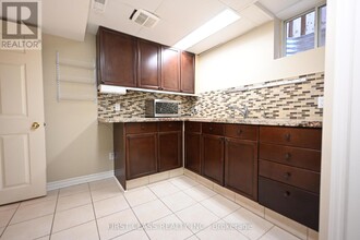 2164 GRAND RAVINE Dr in Oakville, ON - Building Photo - Building Photo